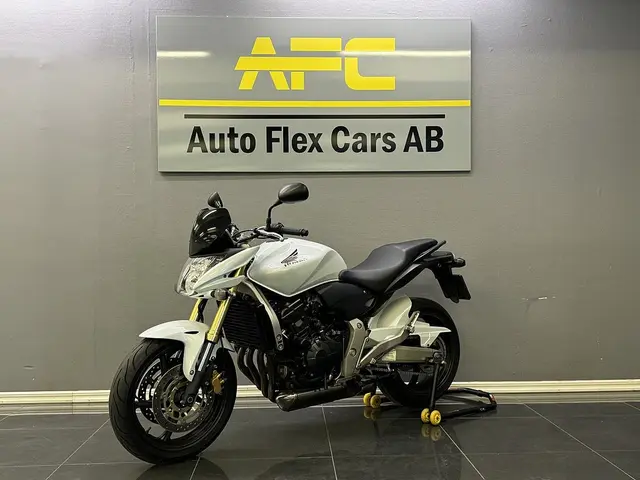 Honda Powersports CB600F Hornet | 2 Brukare | Växelvisare | Kraschpuckar |